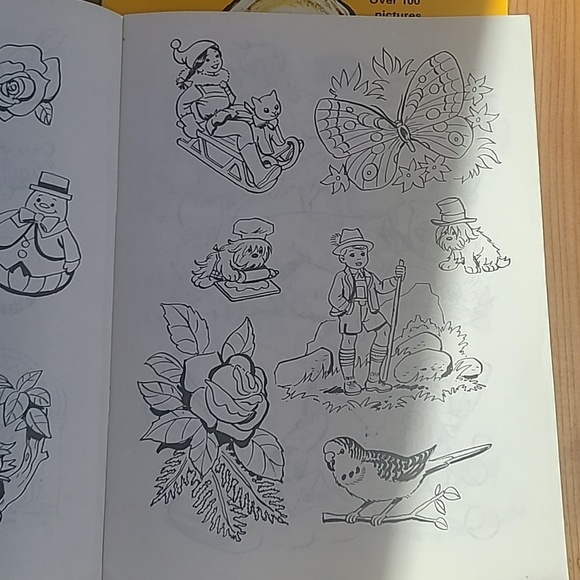 Pair of vintage coloring books - Picture 7 of 17